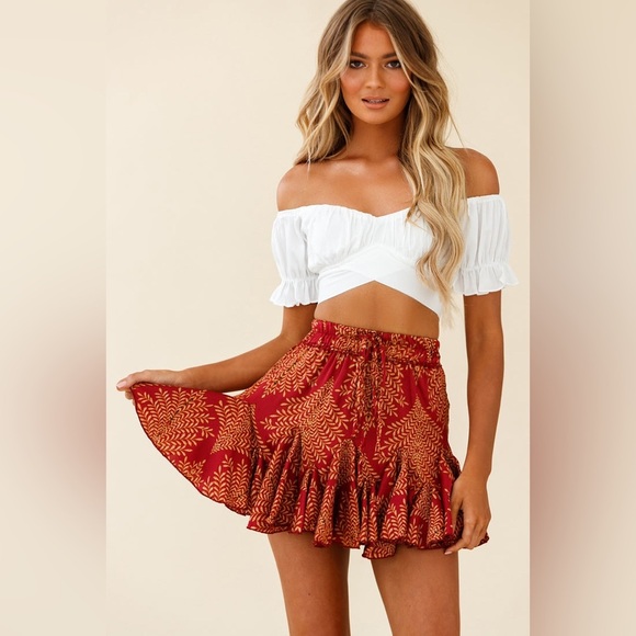 Selfie Leslie LINKA OFF-SHOULDER TIE-BACK CROP TOP WHITE - Picture 2 of 7